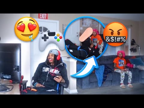 FLIRTING WITH OTHER GILRS ON THE GAME TO GET MY GIRLFRIEND REACTION 😳😨!