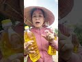 Chọn dầu phộng ép trong hay đục sẽ tốt hơn