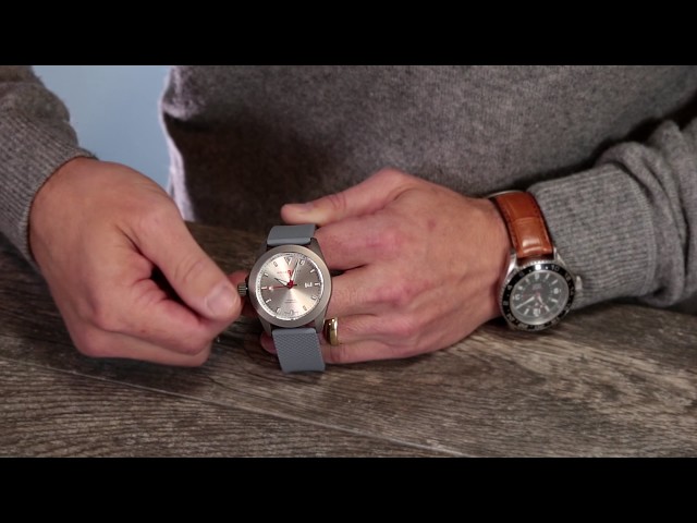 Hook + Gaff: How to Set the Time and Date on Your Watch 