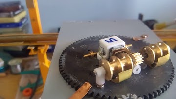 HO container terminal  test vol 1Containerkran Eigenbau in HO