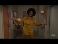Jennifer Hudson Sings The Jeffersons Theme Song Live In Front Of A Studio Audience 