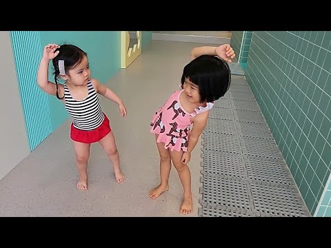 [SUB] A Cute Korean Kid learns warm-up from older before swimming. 🏊‍♀️