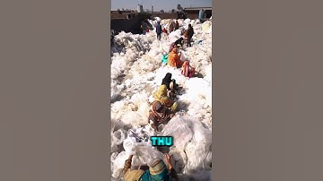 Cách người ấn Độ biến túi rác thải thành ống nhựa chịu lực #shorts