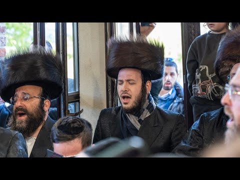 Motty Ilowitz, Erev Yom Kipper, Kerestir - מאטי אילאוויטש, ערב יום כיפור, קערעסטיר