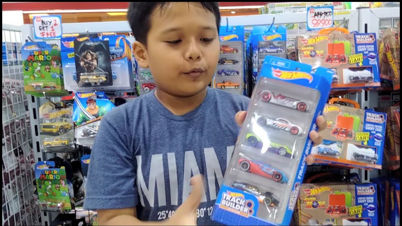 Di video kali ini, Superduper Ziyan mau review mainan Hot Wheels City terbaru. Ada dua set mainan : . 