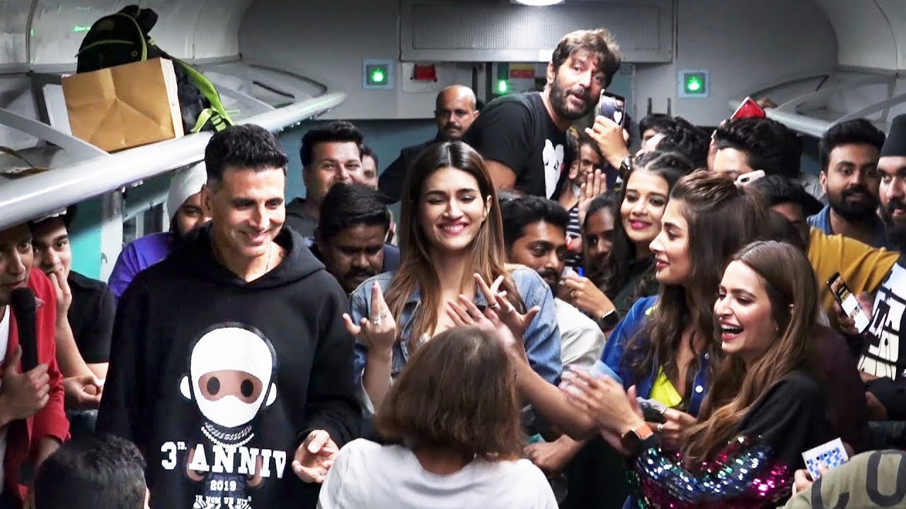 Housefull 4 Team Masti With Media In Train | Akshay Kumar, Bobby Deol, Ritesh