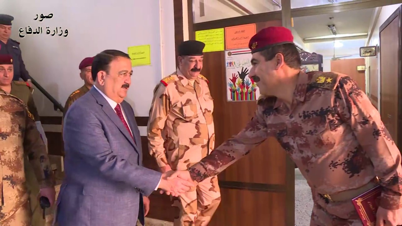 وزير الدفاع يجري جولة ميدانية في مقر الوزارة ويزور المفتشية العسكرية ودائرة الإدارة