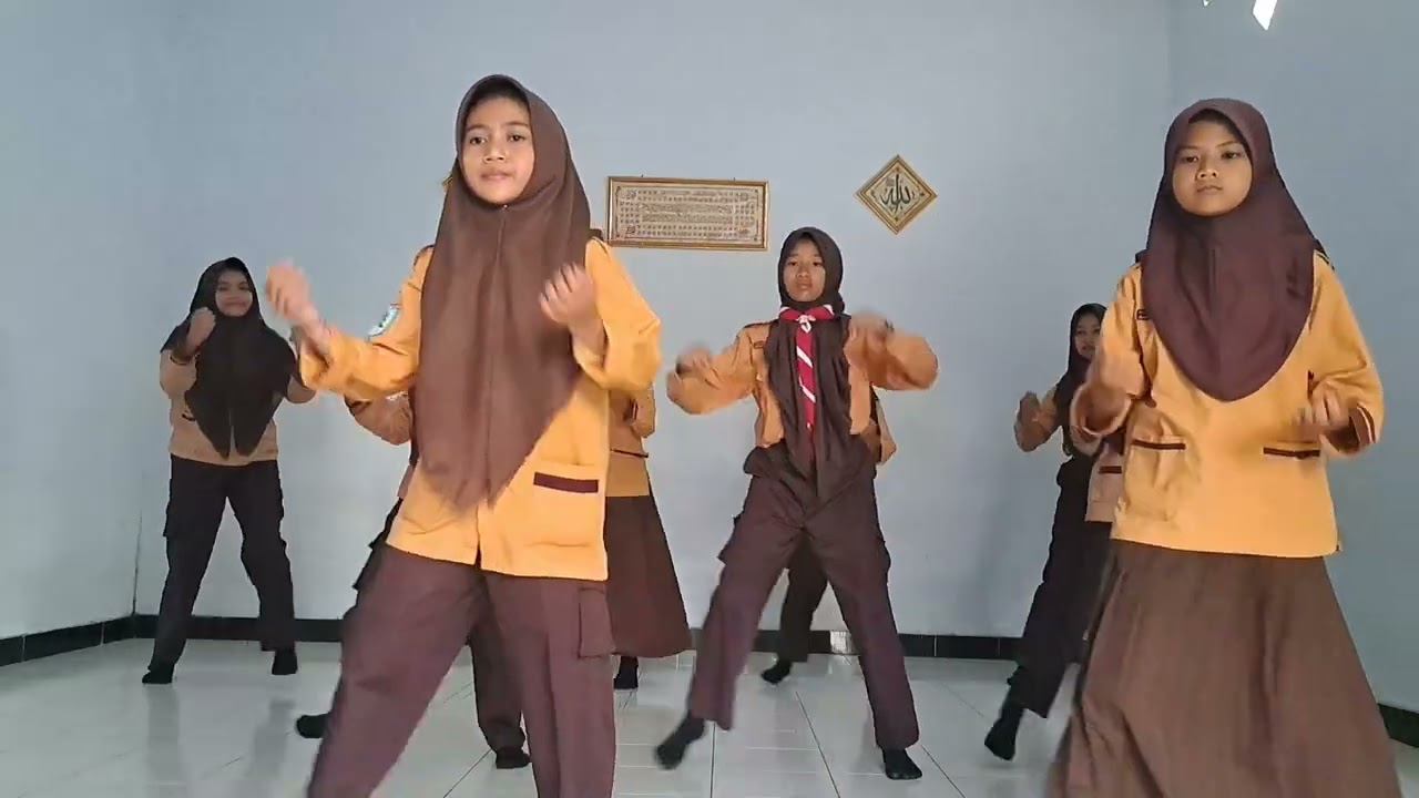 Lomba Senam Anak Indonesia Hebat 2025_SDN 2 BAJULAN KEC LOCERET KAB NGANJUK_JAWA TIMUR