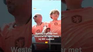 Wesley Sneijder met Yolanthe en Xess Xava bij WK voetbal | RTL Boulevard