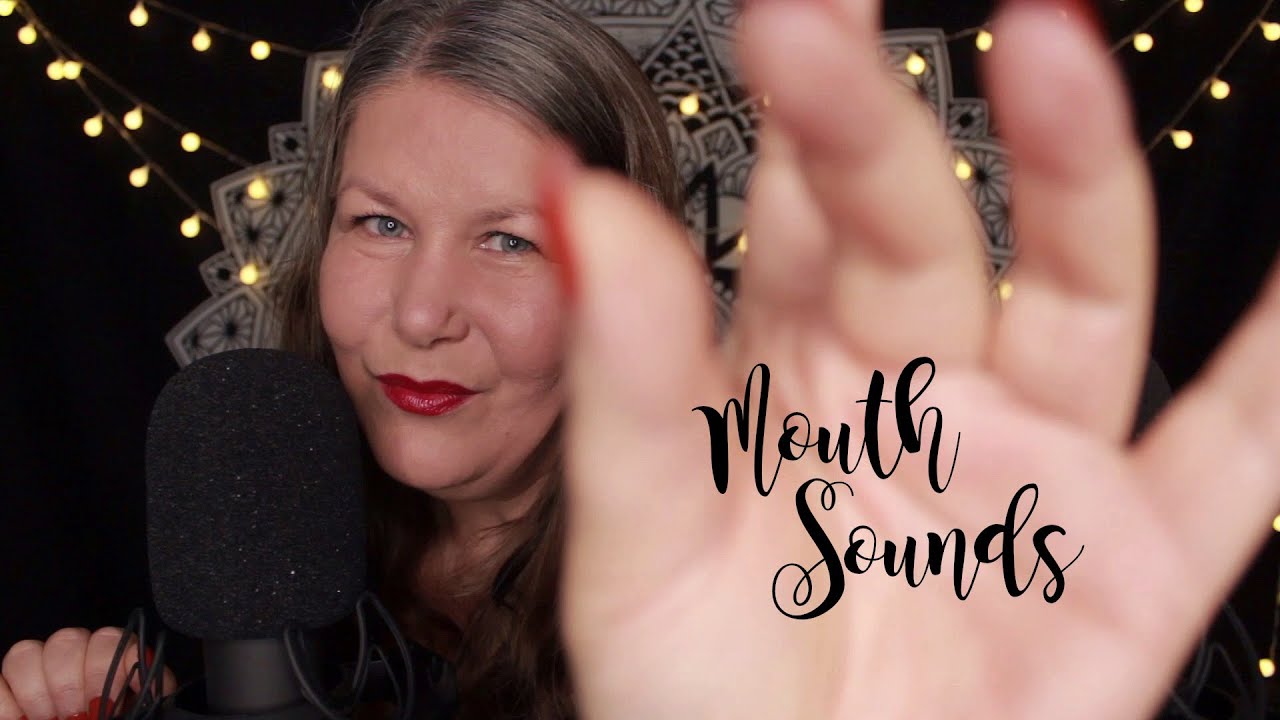 ASMR︱Mouth Sounds + Hand Movements︱ Personal Attention + Chewing Gum