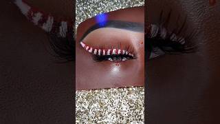 CandyCane Liner | Simple Christmas Makeup | Makeup Practice Board