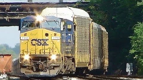 CSX Auto Rack 3-Track Switch