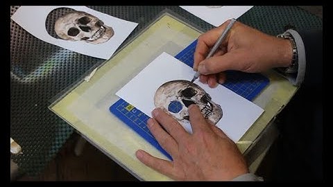 How to airbrush. A step by step guide,  for beginners and more, cutting a skull stencil