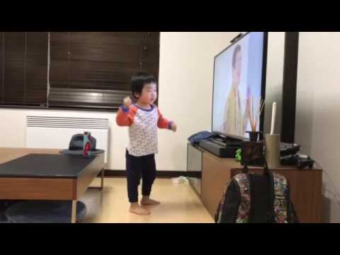 ピコ太郎 PPAP  2歳が踊ってみた 2