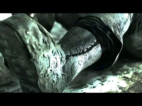 هذا الشخص يرتدي حذاء وزنه 25 كيلو لمدة 8 سنوات لكي ينتقم من الأعداء