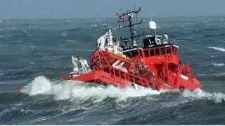 Dev Fırtınada Gemiler Okytaki Dev Dalgalar