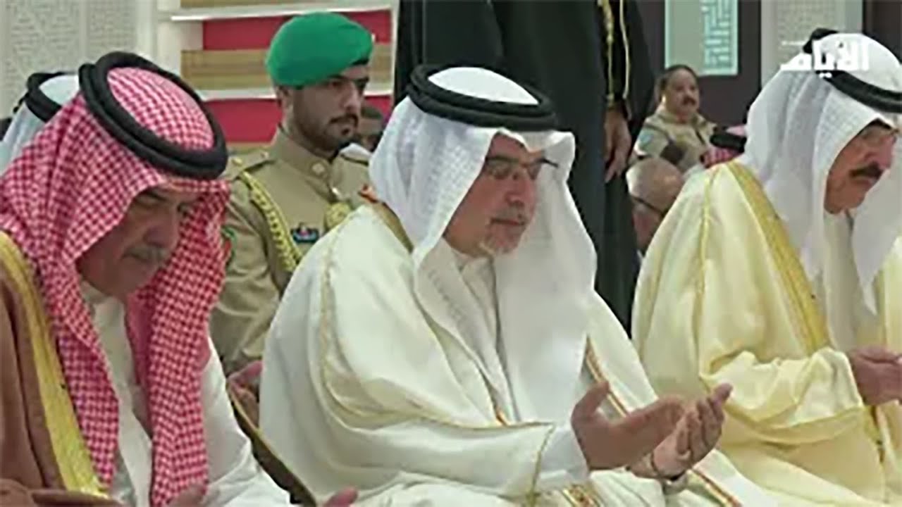 سمو ولي العهد رئيس الوزراء يؤدي صلاة عيد الأضحى المبارك ويتبادل التهاني مع الحضور بقصر الصخير العامر