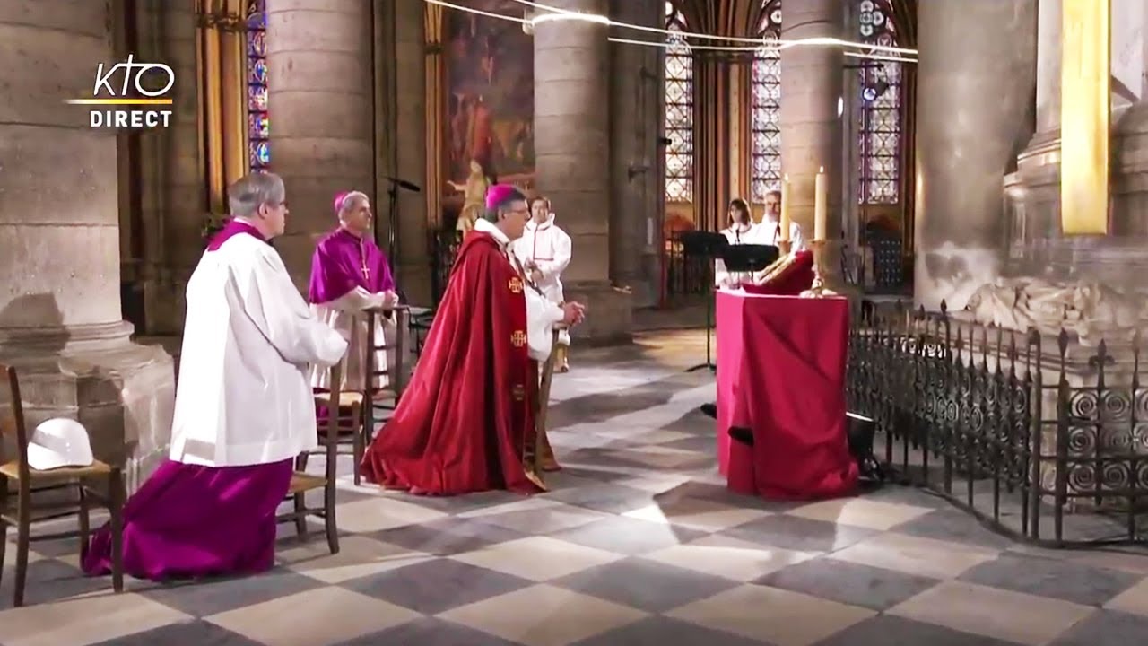 Vénération de la Sainte Couronne d'épines à Notre-Dame de Paris