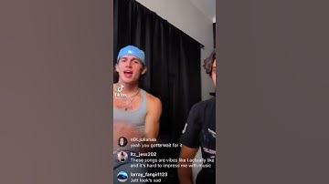 VIRAL tiktok of VINNIE HACKER singing on a live