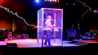 Adam Savage does ArcAttack! - Maker Faire 2011 (HD)