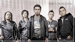 NaFF - Terendap Laraku | Official Video Clip  - Durasi: 5:22. 