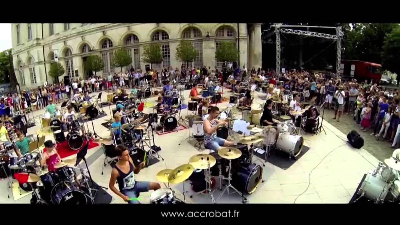 ACCRO'BAT présente UPTOWN DRUMS Flash Mob YouTube