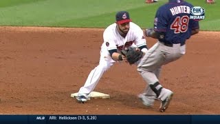 MIN@CLE: Bourn throws out Hunter going for second