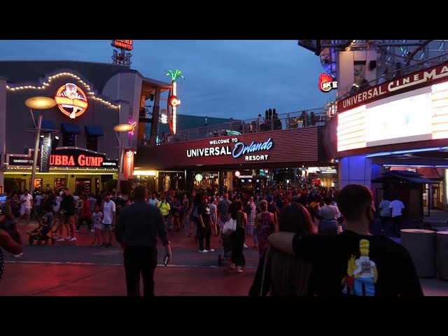 First performance at Universal City Walk's Rising Star, my favorite stage  😍 with a full house and an amazing crowd! Video coming soon…