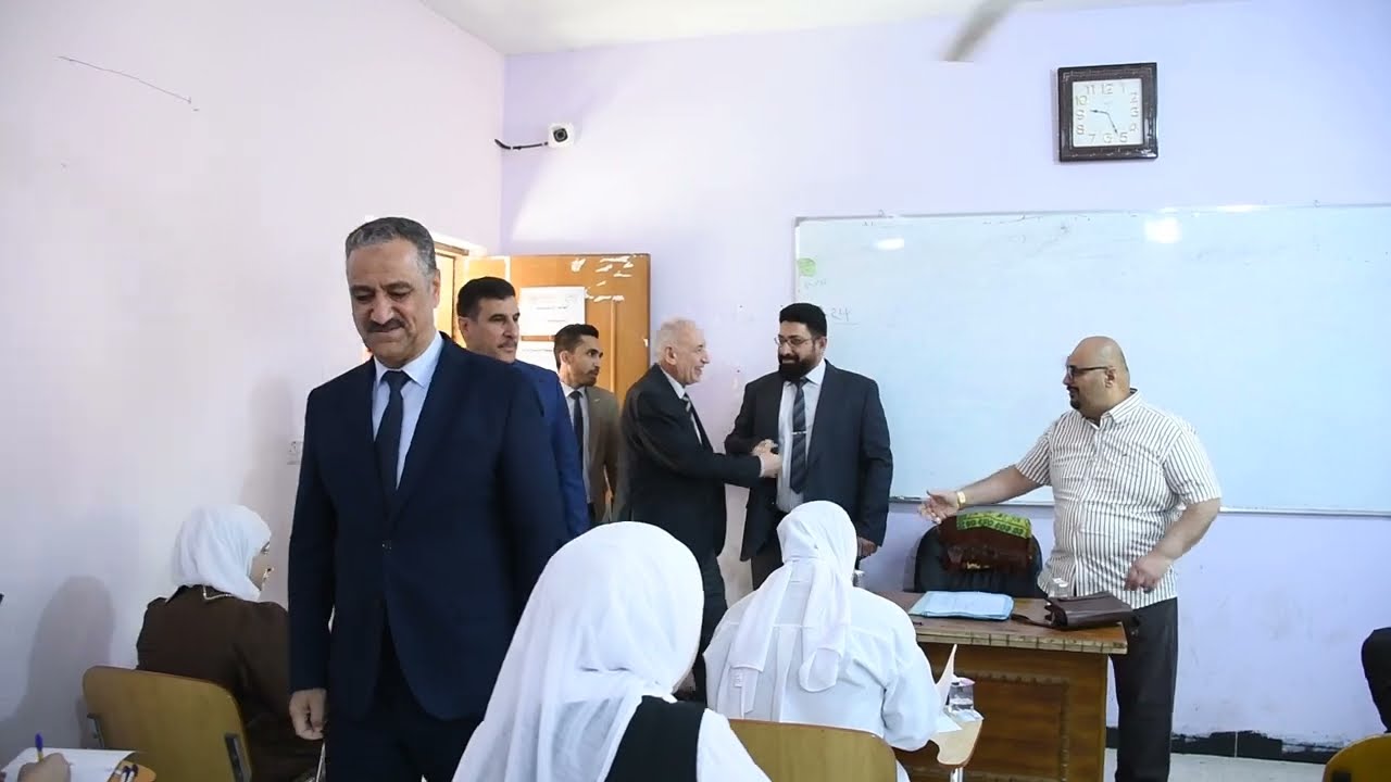 السيد رئيس الجامعة  يتفقد سير امتحانات نهاية الفصل الدراسي الثاني في كلية العلوم الإسلامية.