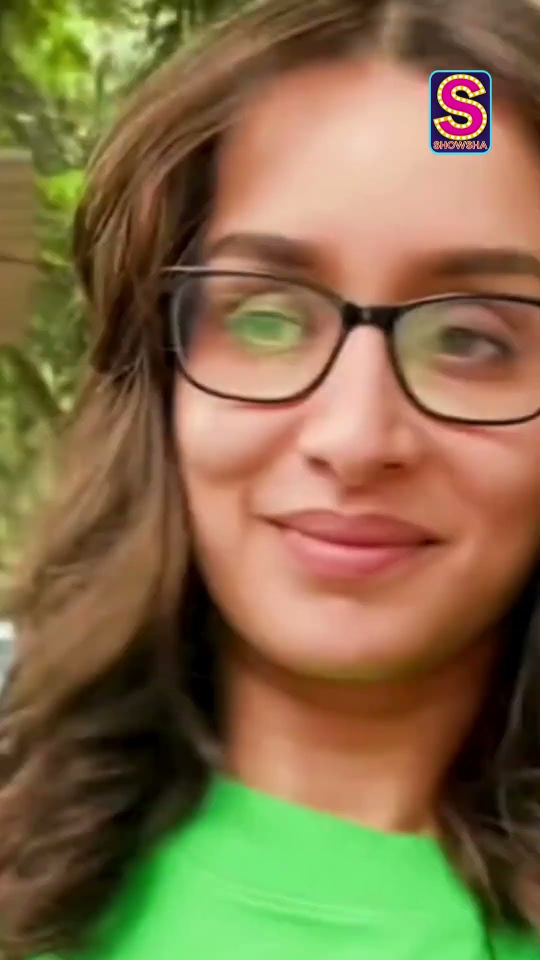 GREEN Never Looked Better: Shraddha Kapoor Embraces  Cute Oversized Fit | Shraddha Kapoor | N18S