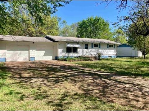 1120 N Elm St, Newton, KS home video tour