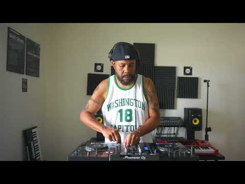 "Mixing The Lab Vol.1" (A Soulful House Mix) by DJ Spivey