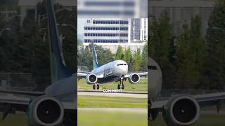 Comment les avions freinent-ils après l'atterrissage ?#airplane #brakes #aviation #shorts