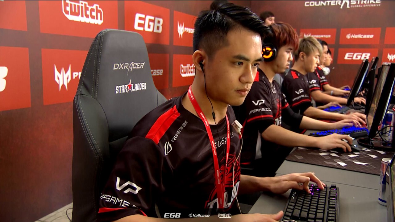 When ur playing on 400 DPI sens 0.001 YouTube