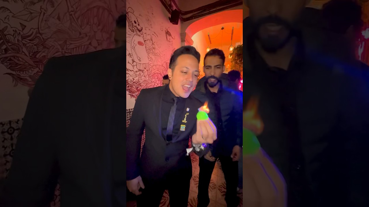🔥Misteriosos Huevos en FUEGO ¿A qué saben? #shorts Bar RUFINA