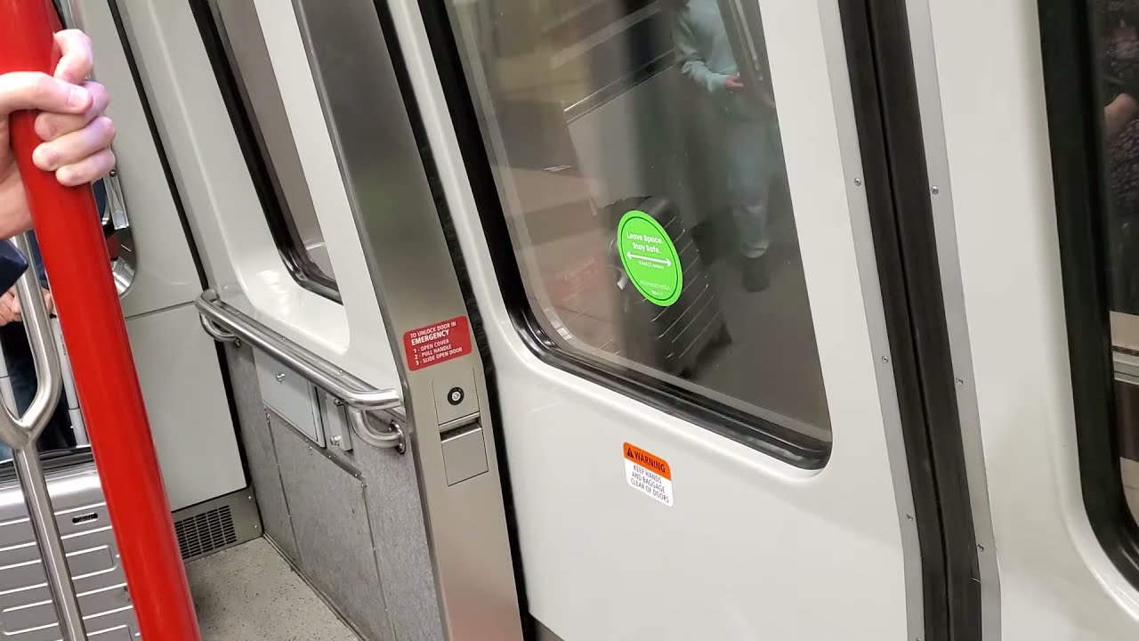 Seattle Tacoma Airport - Terminal Train from S Gates Concourse to B Gates Concourse