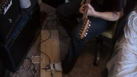 Boss DD3 Digital Delay electric guitar pedal instructional video