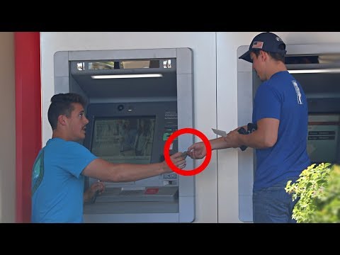 being-scared-at-the-atm-prank!!