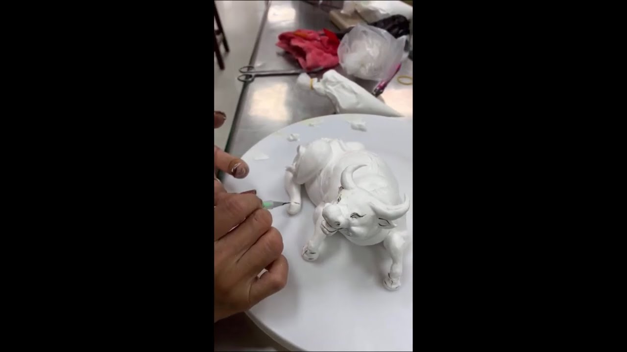 Tập bơm kem con trâu lên bánh