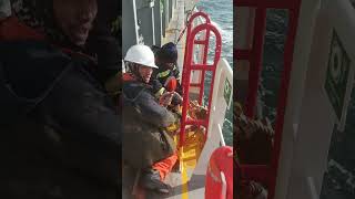 Proper securing of Pilot ladder