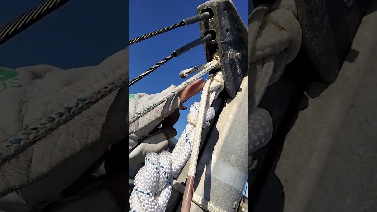 ⁣Rotura del estay de proa #sailing #sailboat #barco