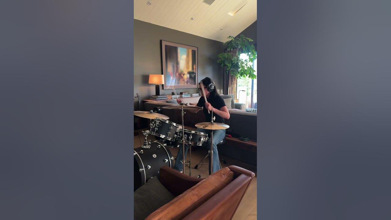 Courteney Cox playing drums to DAISIES by Justin Bieber 🎶 on TikTok - July 20, 2025