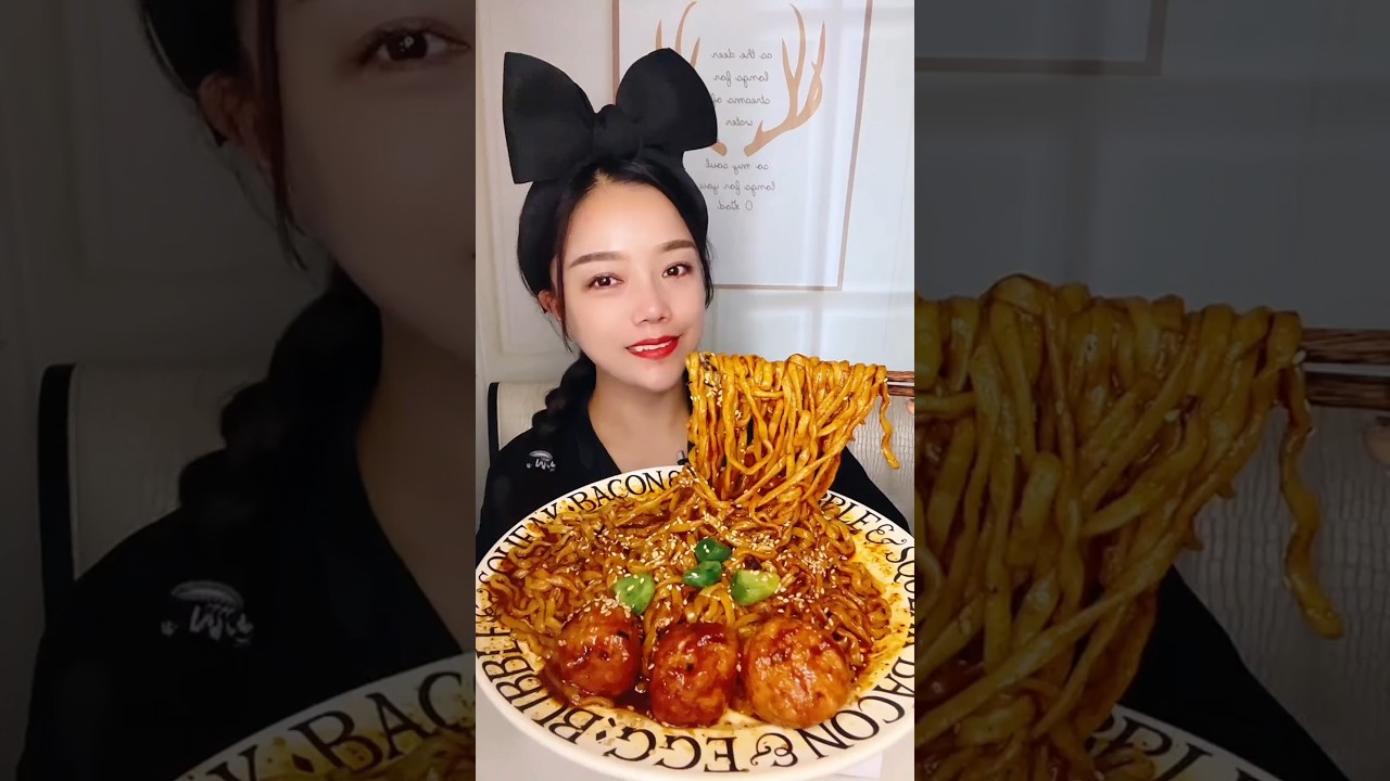extreme spicy ramen noodles mukbang egg #asmr #eating #noodles