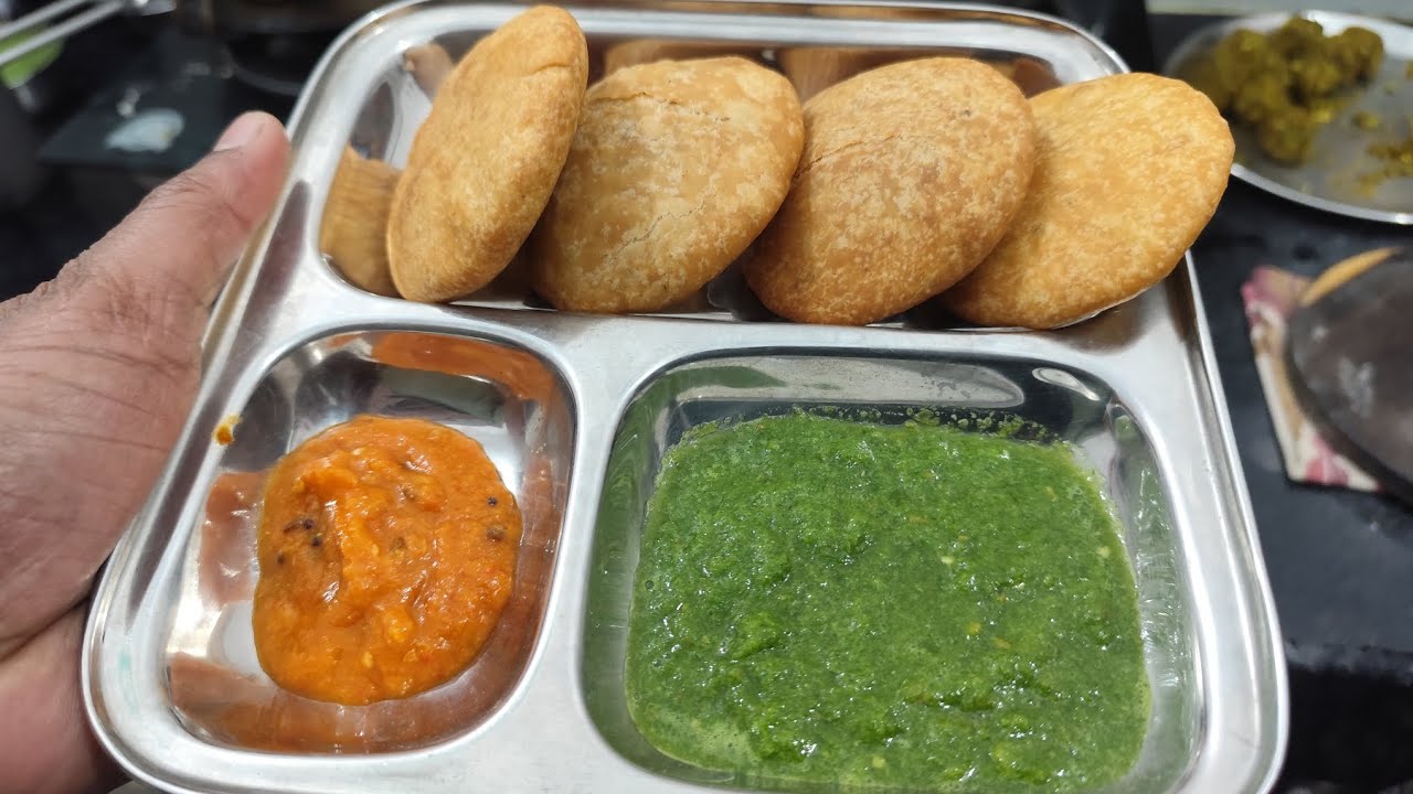 Chalo banate hain matar ki kachori bajar Jaisi