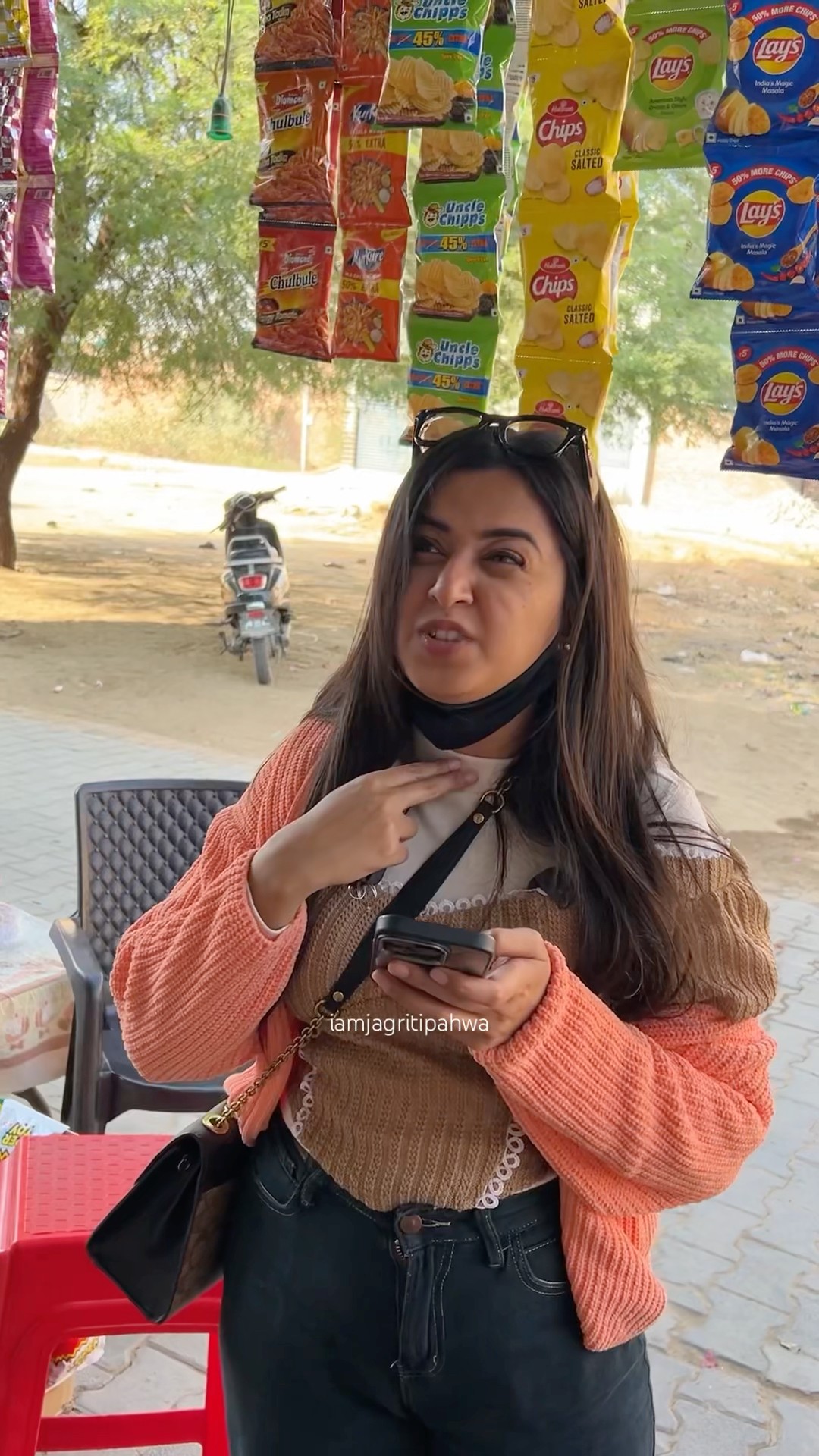 Is your throat Sensitive or Normal? ? #winterseason #jagritipahwa #cough #cold #wintervibes #thandi
