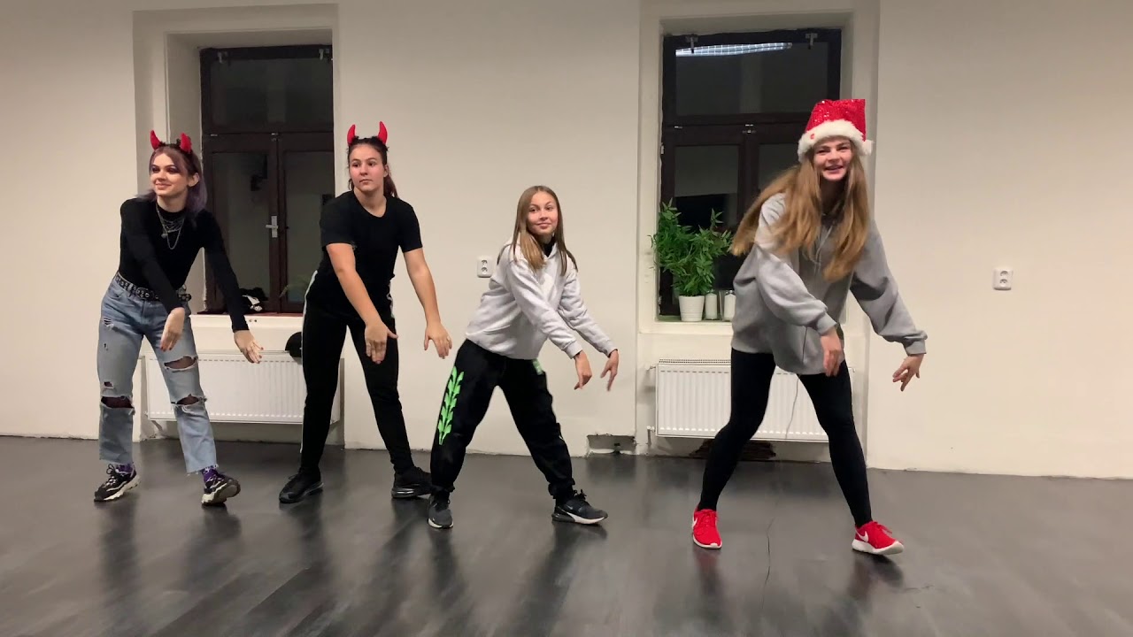 Funky Dangers - vánoční rodinná choreografie