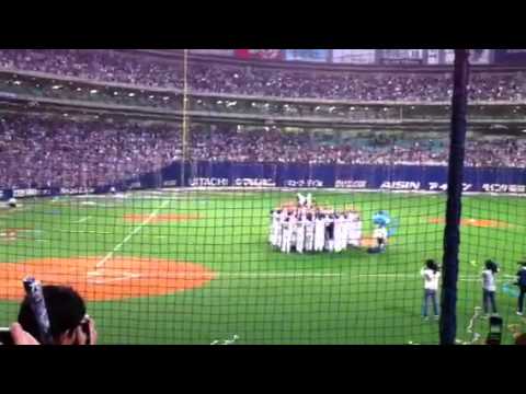 落合監督胴上げ 11月6日