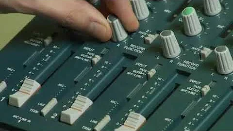 Set Up for Recording Bass on a 4 Track