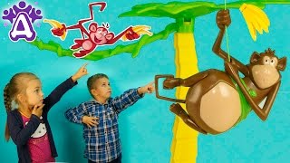 Обезьяна - банановый бандит игра распаковка Для детей KIDS Children Друзяки новые серии 2016!(Всем привет! С вами Друзяки! И сегодня мы распакуем очень интересную игрушку для детей Обезьяна - банановый..., 2016-10-06T10:48:51.000Z)