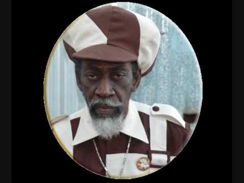 Video: Bunny Wailer Čistá hodnota: Wiki, ženatý, rodina, svatba, plat, sourozenci